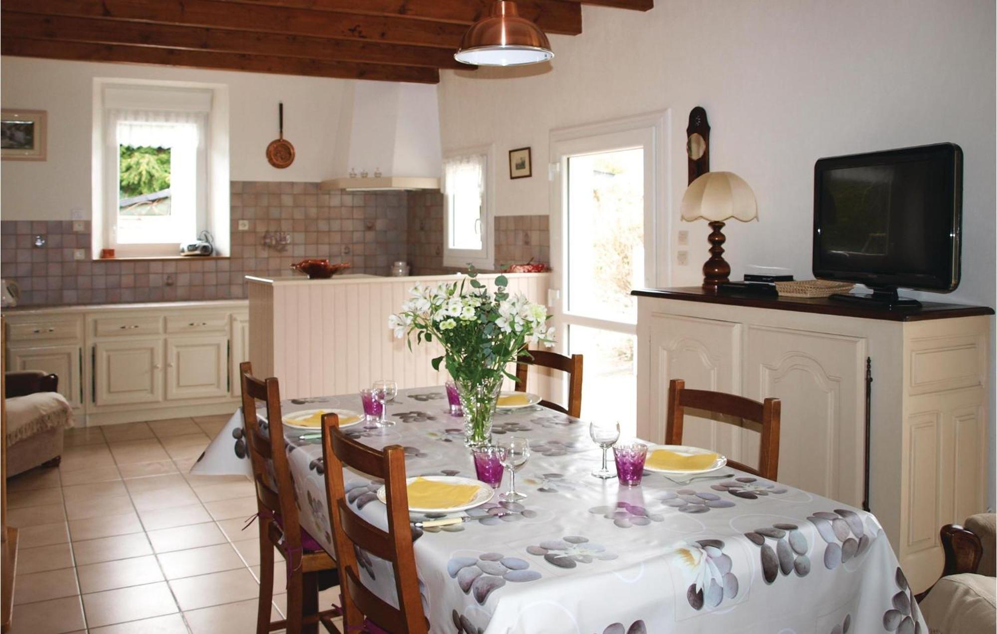 3 Bedroom Awesome Home In Lézardrieux Exterior foto